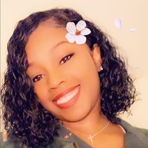 Meet your Posher, Dominique